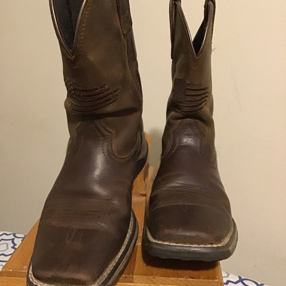 🔥Best offers, Ariat, great cond, American 🇺🇸 boots, size 2, see photos - Picture 1 of 5